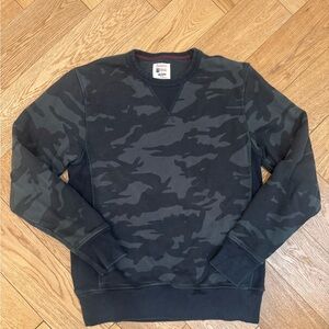 Todd Snyder & Champion collaboration Men's Black Camouflage Crewneck Sweatshirt
